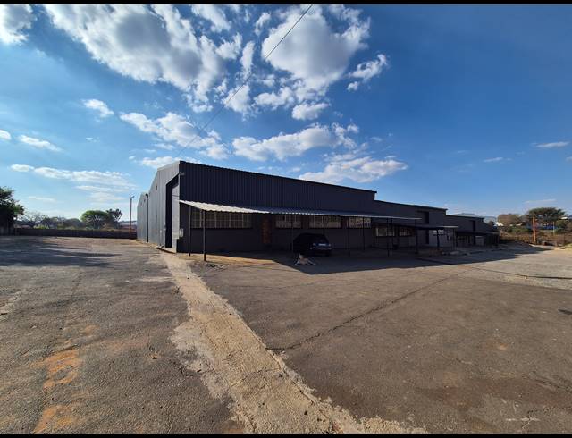5,500M² WAREHOUSE FOR SALE IN WADEVILLE